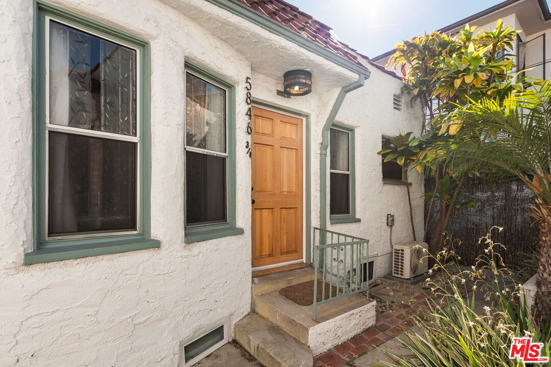 Property Photo: 5846 3/4 Willoughby Ave CA 90038