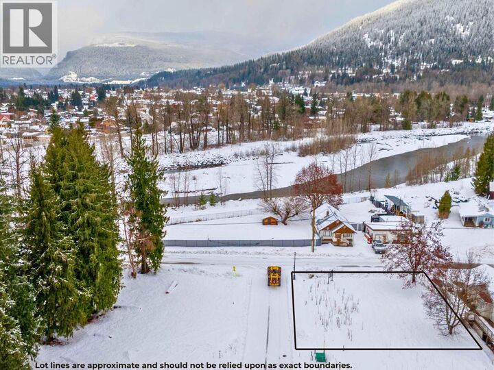 Property Photo: 2-1445 Illecillewaet Road BC V0E 2S1