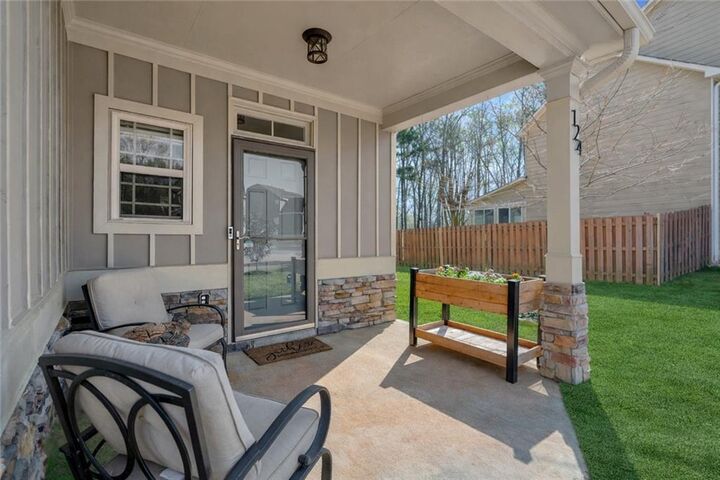 Property Photo:  124 Macalester Drive  GA 30265 