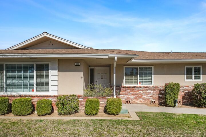 Property Photo:  696 W Celeste Avenue  CA 93704 