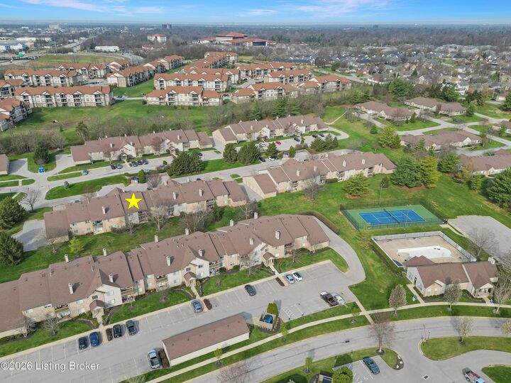 Property Photo: 1209 Taxus Top Ln 102 KY 40243