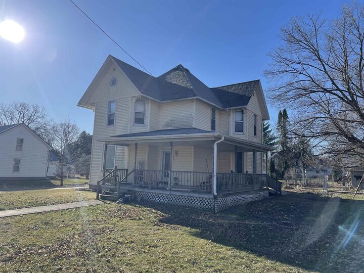 Property Photo: 304 E Water Street IA 52142