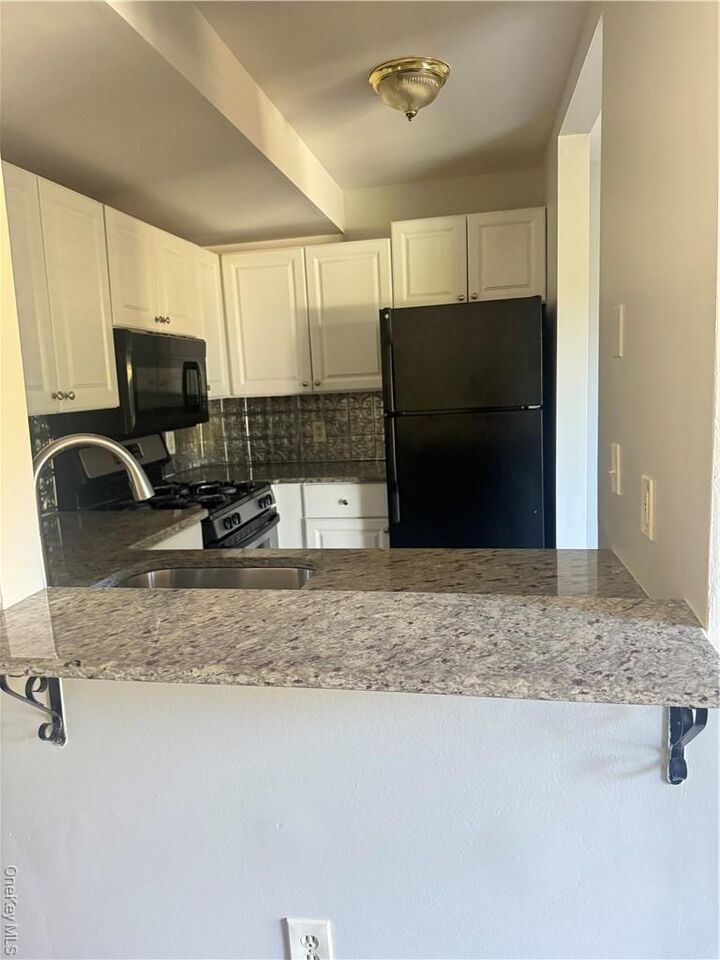 Property Photo:  1 Lexington Hill 7  NY 10926 