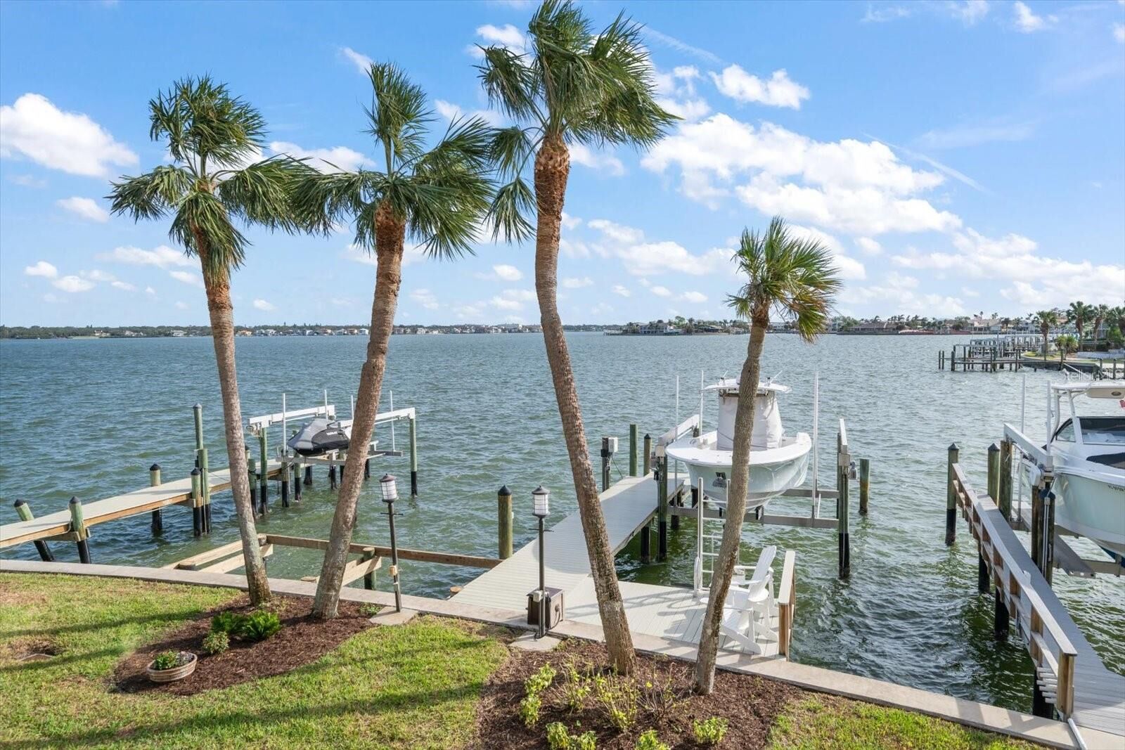 Property Photo: 165 Marina Del Rey Court FL 33767