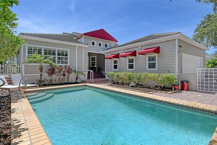 Property Photo: 3427 Winding Oaks Drive 14 FL 34228