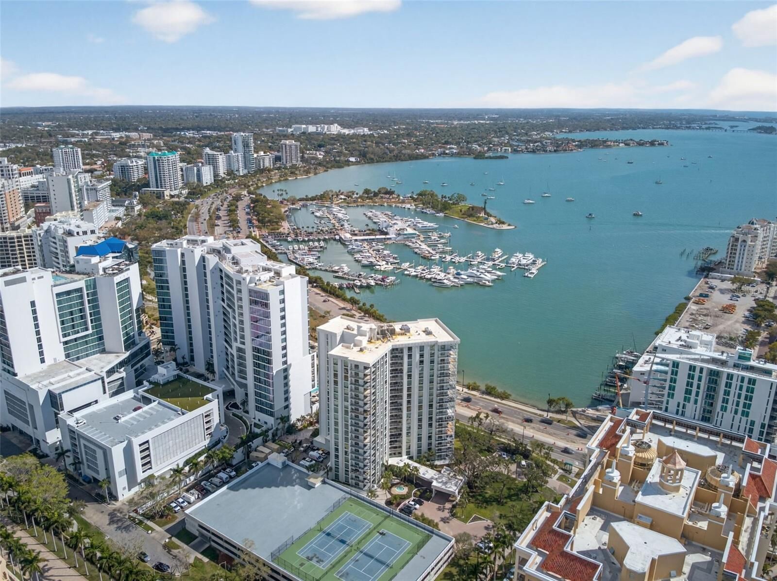 Property Photo: 1111 N Gulfstream Avenue 16D FL 34236