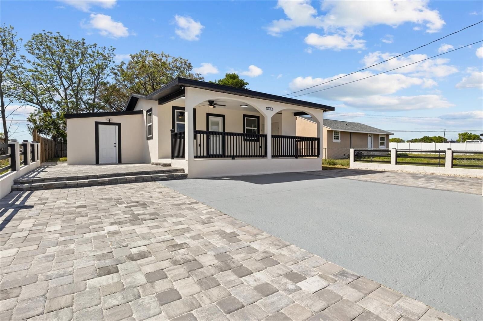Property Photo:  2000 N 19th Street  FL 33844 