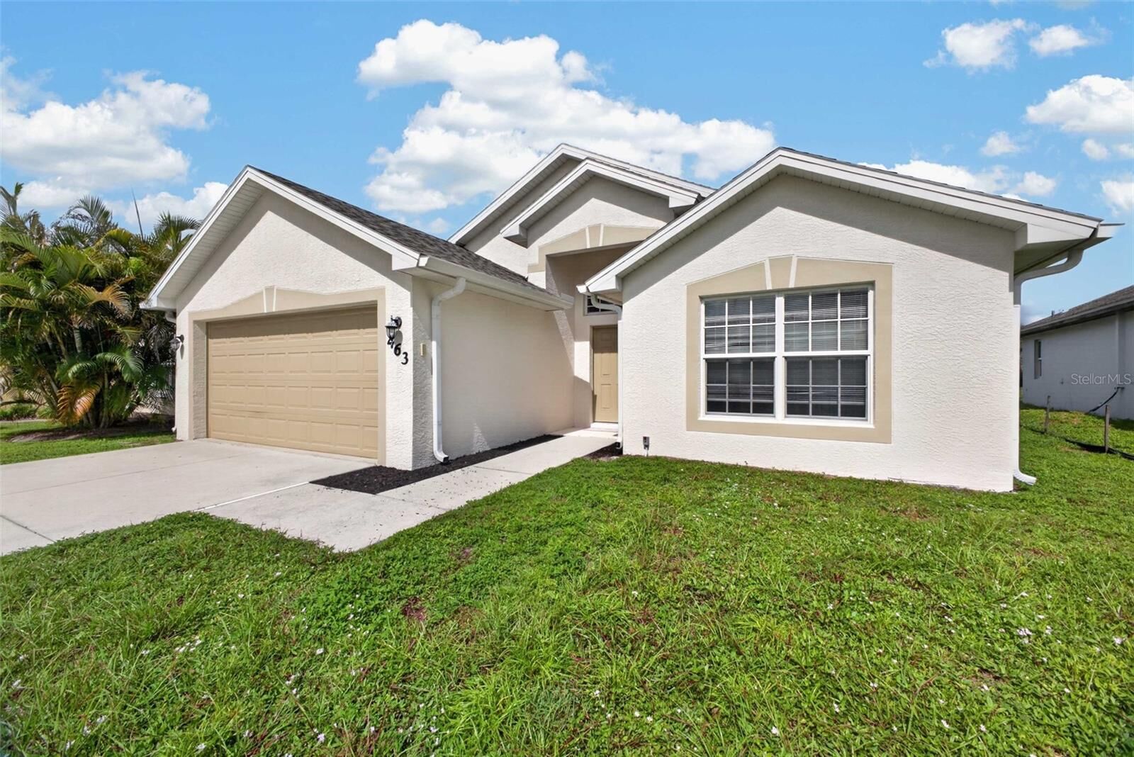 Property Photo: 463 Winwood Court FL 33954