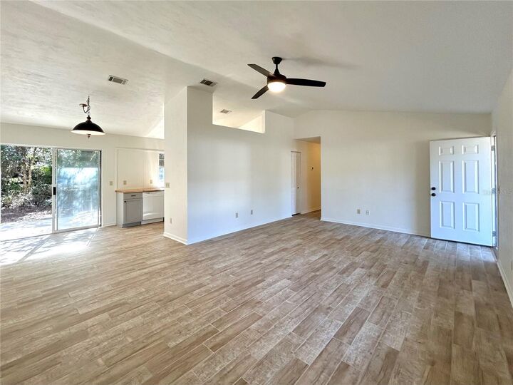 Property Photo: 26613 NW 3rd Avenue FL 32669