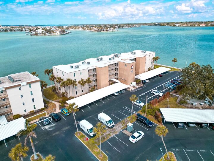 Property Photo:  7910 Sun Island Drive S 105  FL 33707 