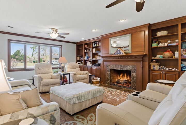 Property Photo:  120 SE Marquette Lane  IL 60901 