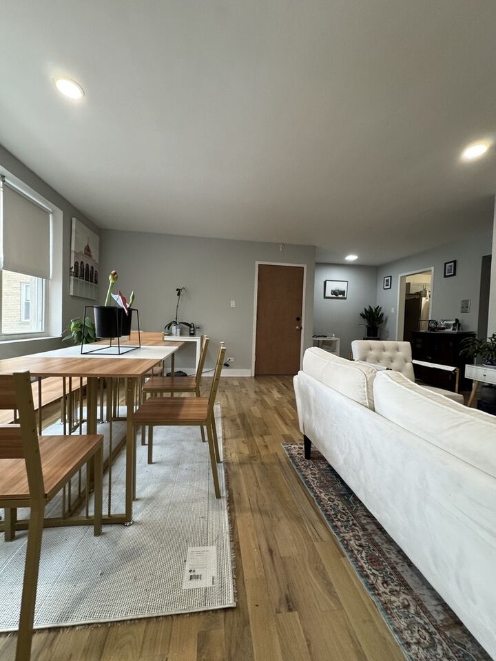 Property Photo:  6141 N Seeley Avenue 1D  IL 60659 