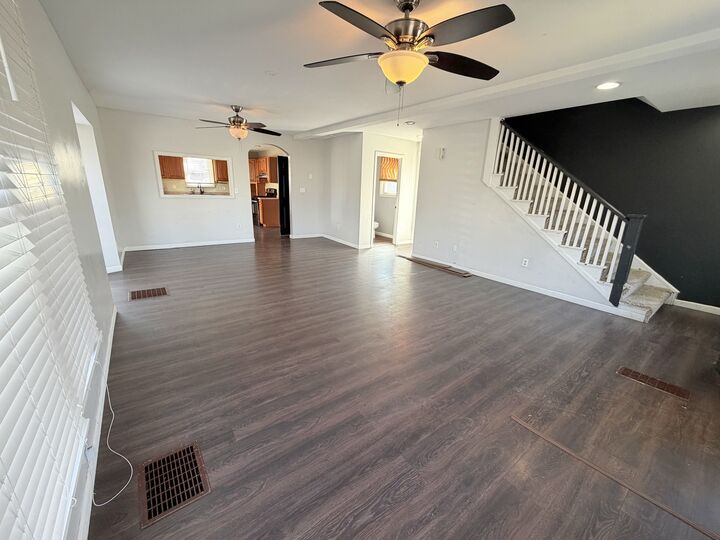 Property Photo:  608 W Cedar Street  IL 61752 