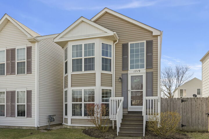 Property Photo:  1719 Ravine Park Lane  IL 60504 