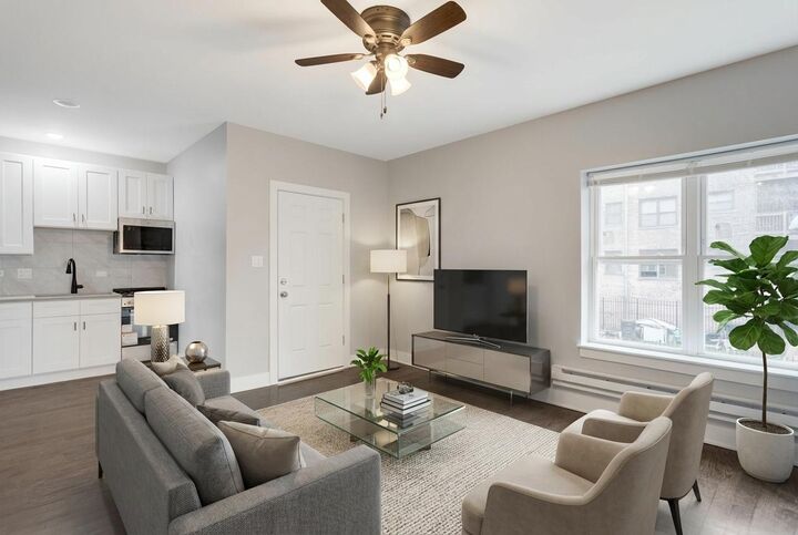 Property Photo:  8022 S Ellis Avenue 1B  IL 60619 