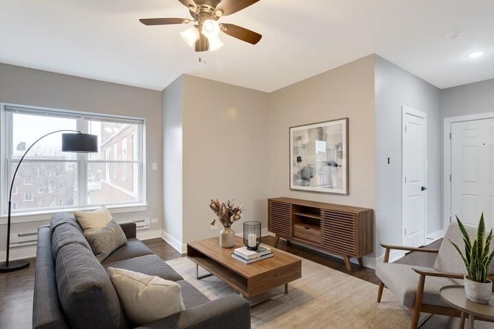 Property Photo: 8022 S Ellis Avenue 1B IL 60619