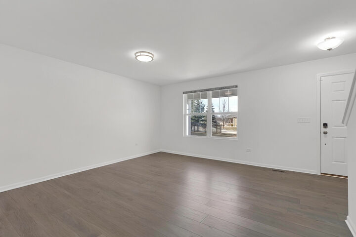 Property Photo:  955 Riverdale Court  IL 60152 