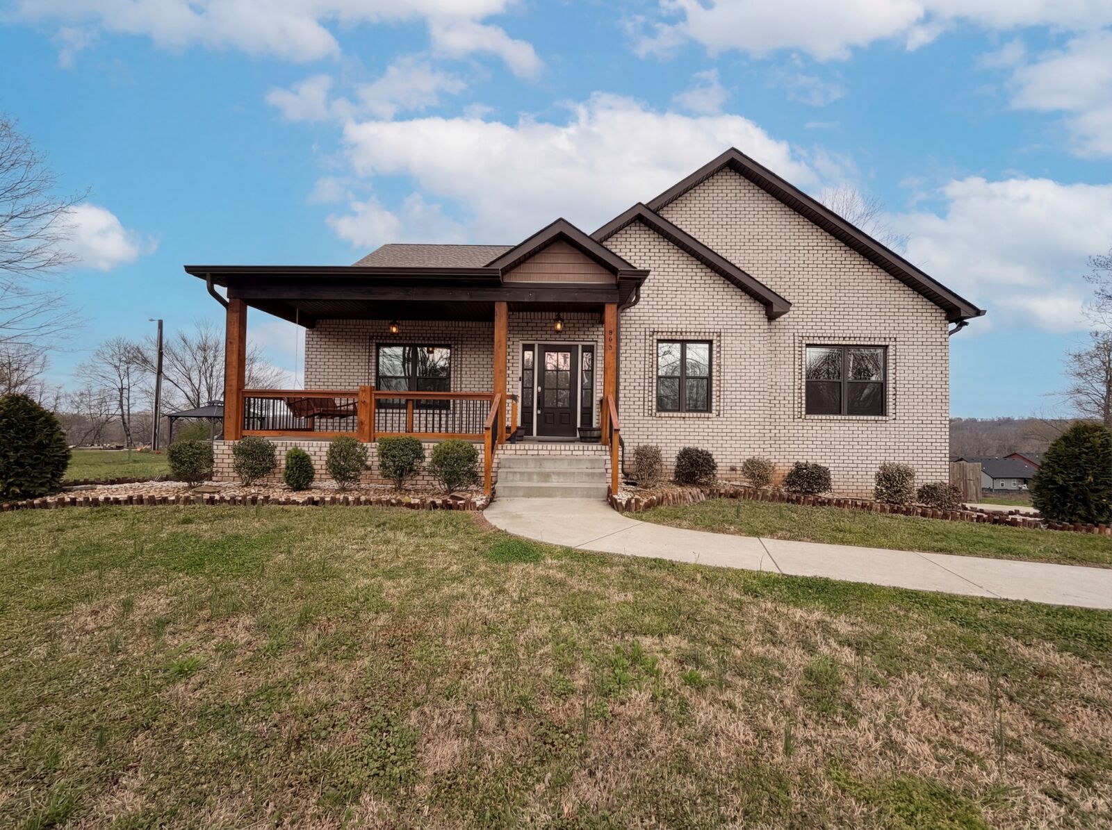 Property Photo: 996 Gratton Rd TN 37043