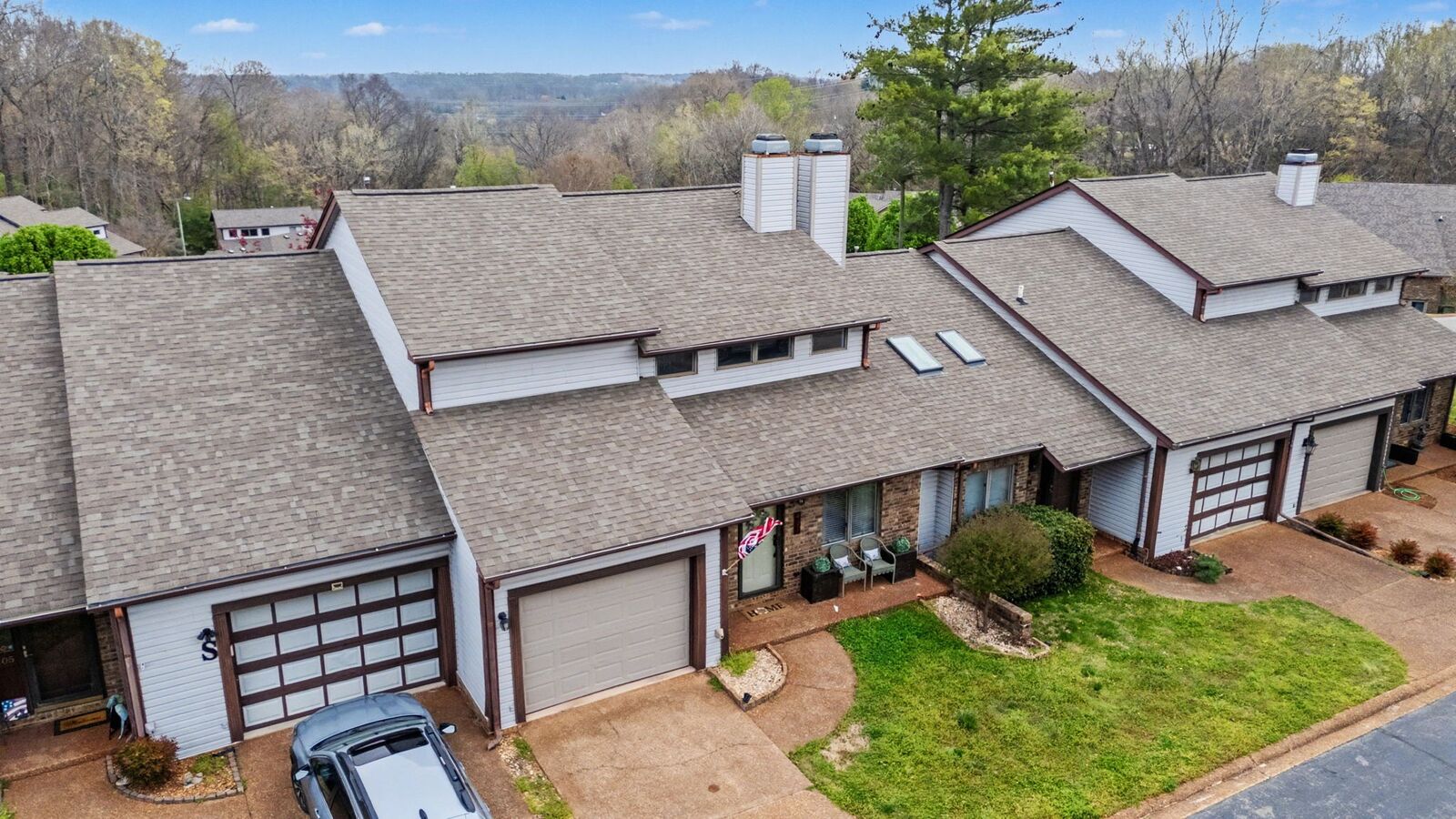 Property Photo:  407 Country Club Ct  TN 37043 