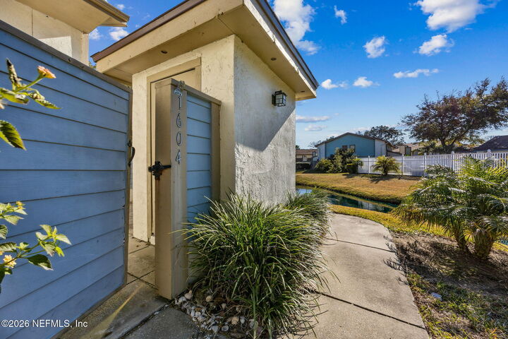 Property Photo:  1604 Challenger Court W 1604  FL 32233 