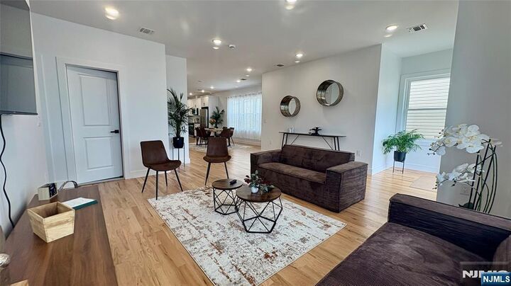 Property Photo:  367 Devon Street 2  NJ 07032 