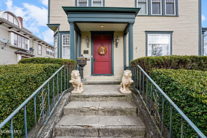 Property Photo:  1041 S Main Street  OH 45840 