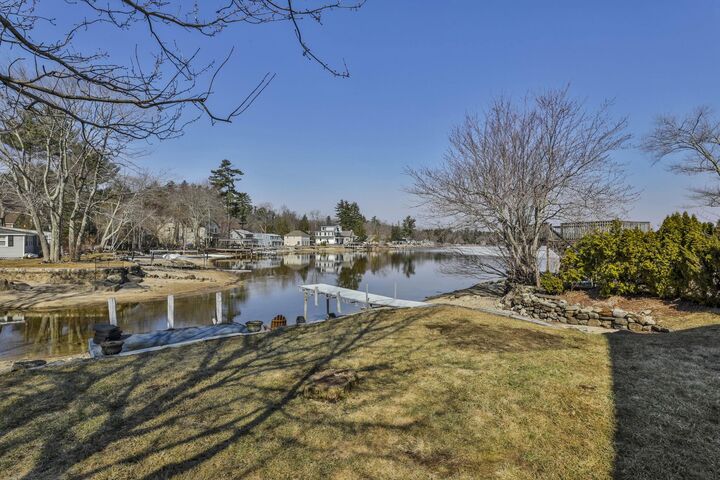 Property Photo: 105 Conleys Grove Road NH 03038