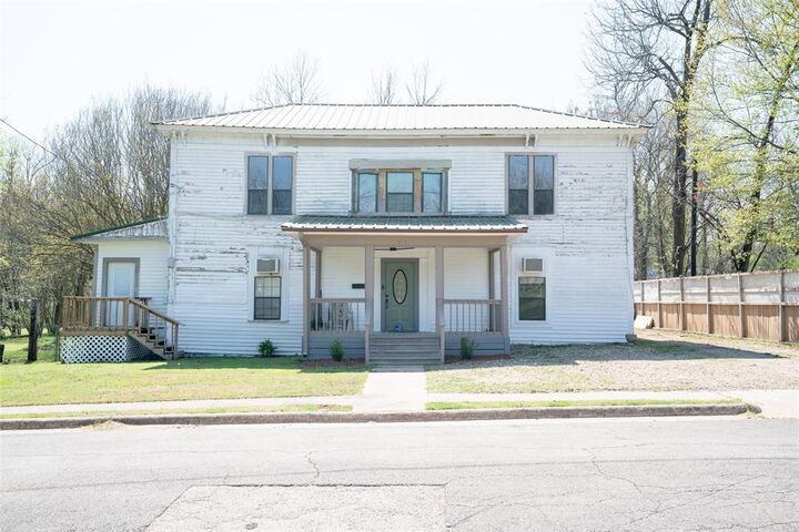 Property Photo:  631 W Austin  TX 75460 