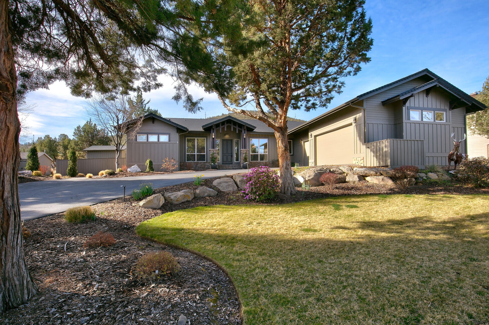Property Photo: 10258 Sundance Ridge Loop OR 97756