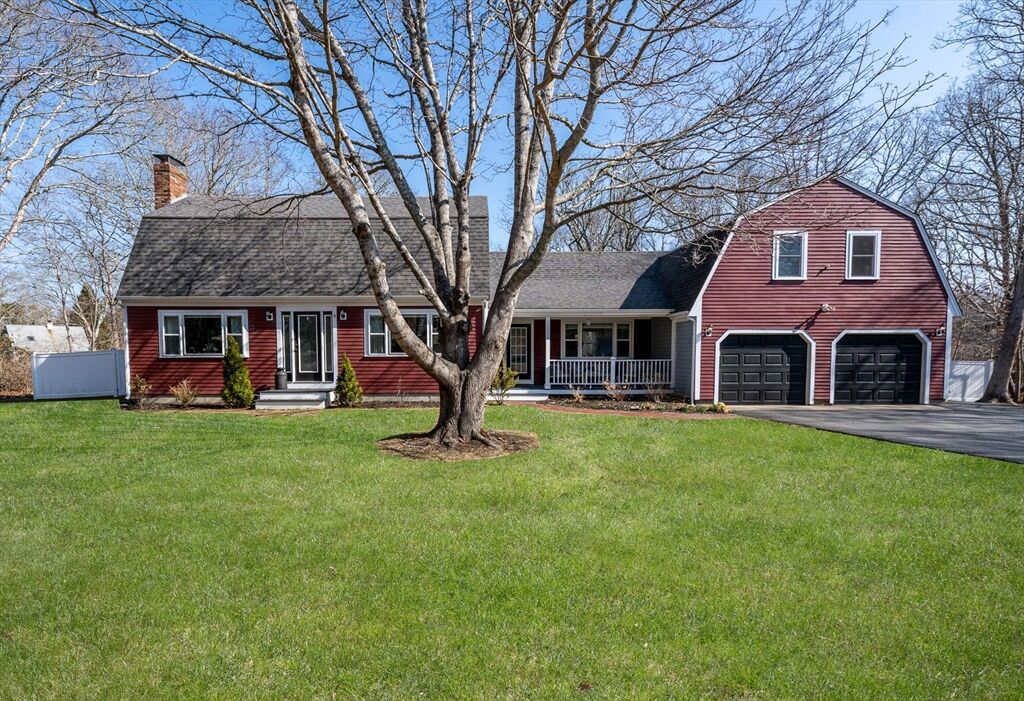 Property Photo:  9 Avon Drive  MA 02563 