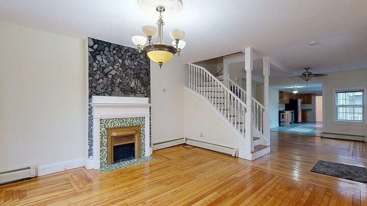 Property Photo:  8 Crown Street  MA 01609 