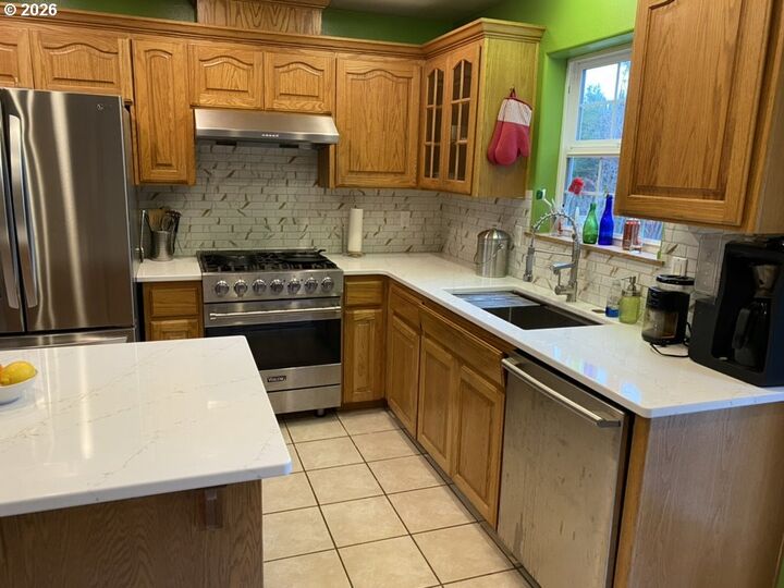 Property Photo:  36468 River Point Dr  OR 97103 