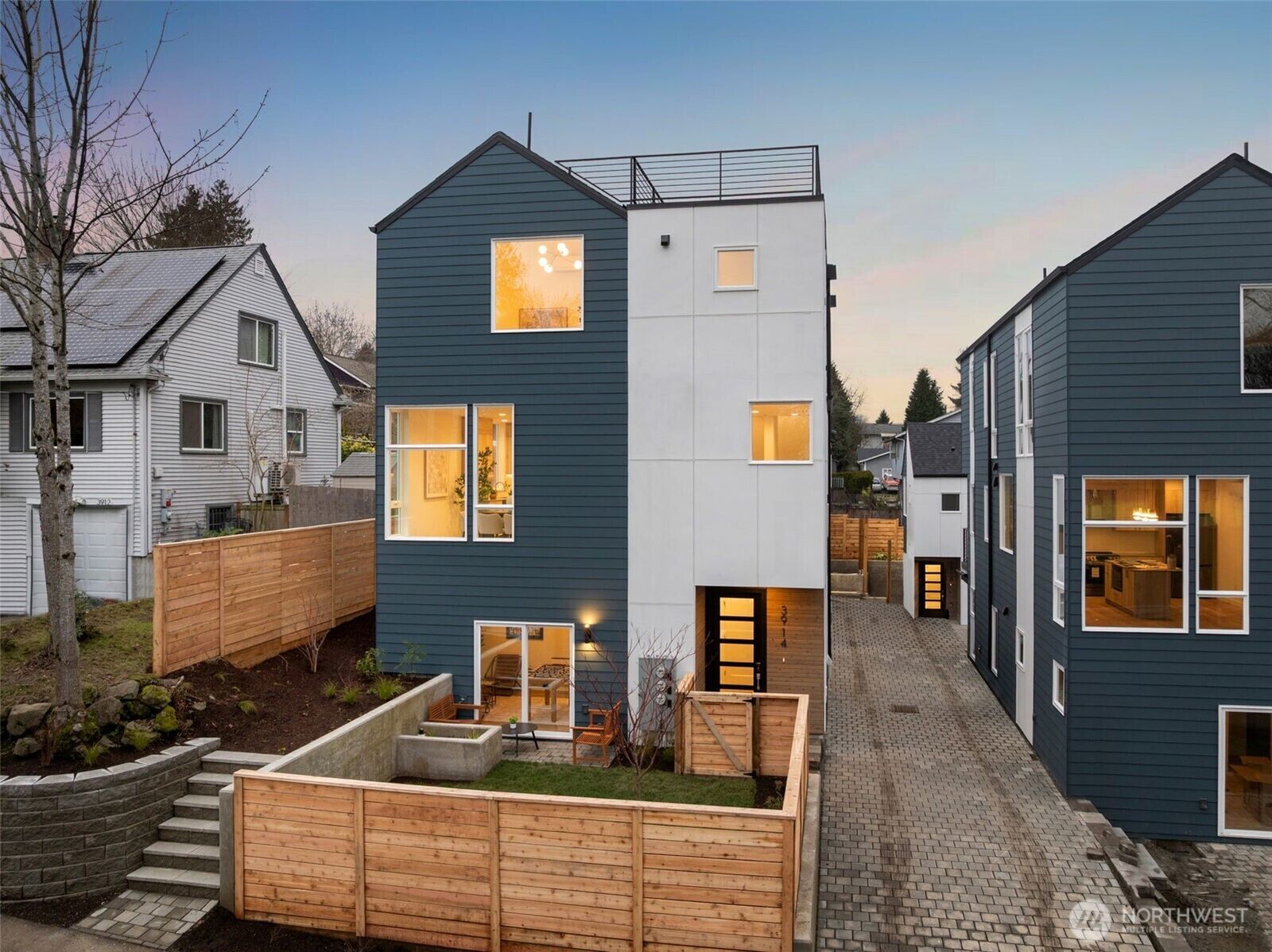 Property Photo: 3914 S Juneau Street WA 98118