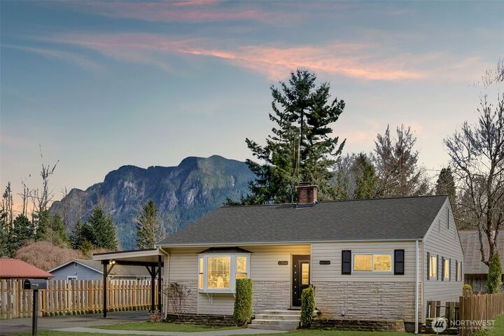 Property Photo: 12316 412th Avenue SE WA 98045
