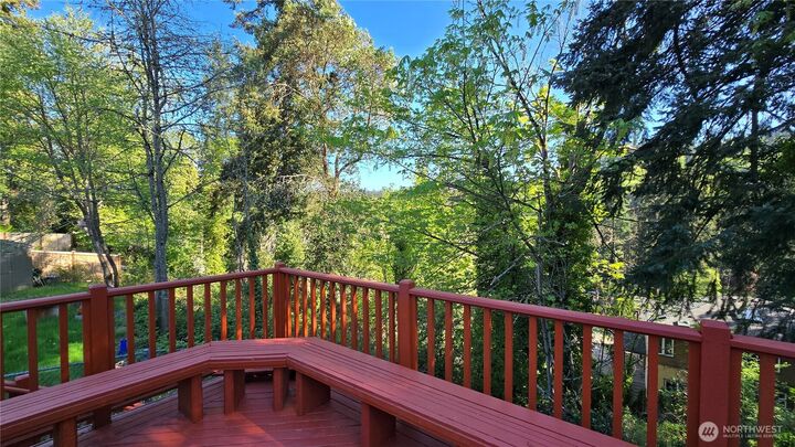 Property Photo:  14245 SE 41st Street  WA 98006 