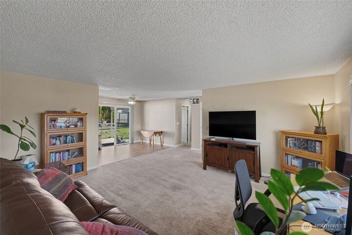 Property Photo:  11 N Nile  WA 98802 