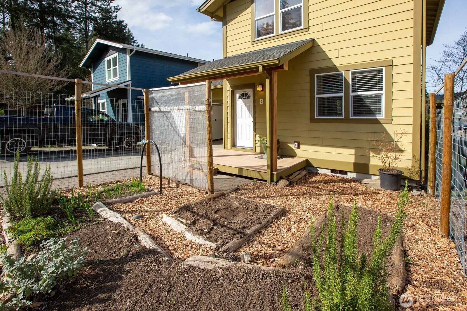 Property Photo: 1014 Park Street 1B WA 98250