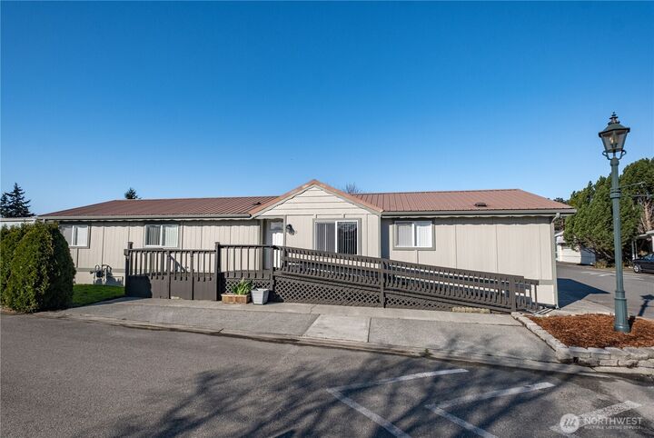 Property Photo:  225 NE Ernst 50  WA 98277 