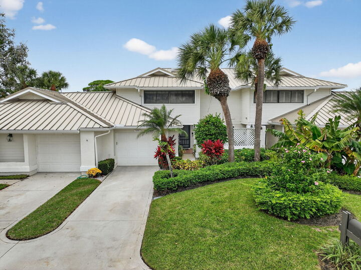 Property Photo:  5650 SE Foxcross Place  FL 34997 