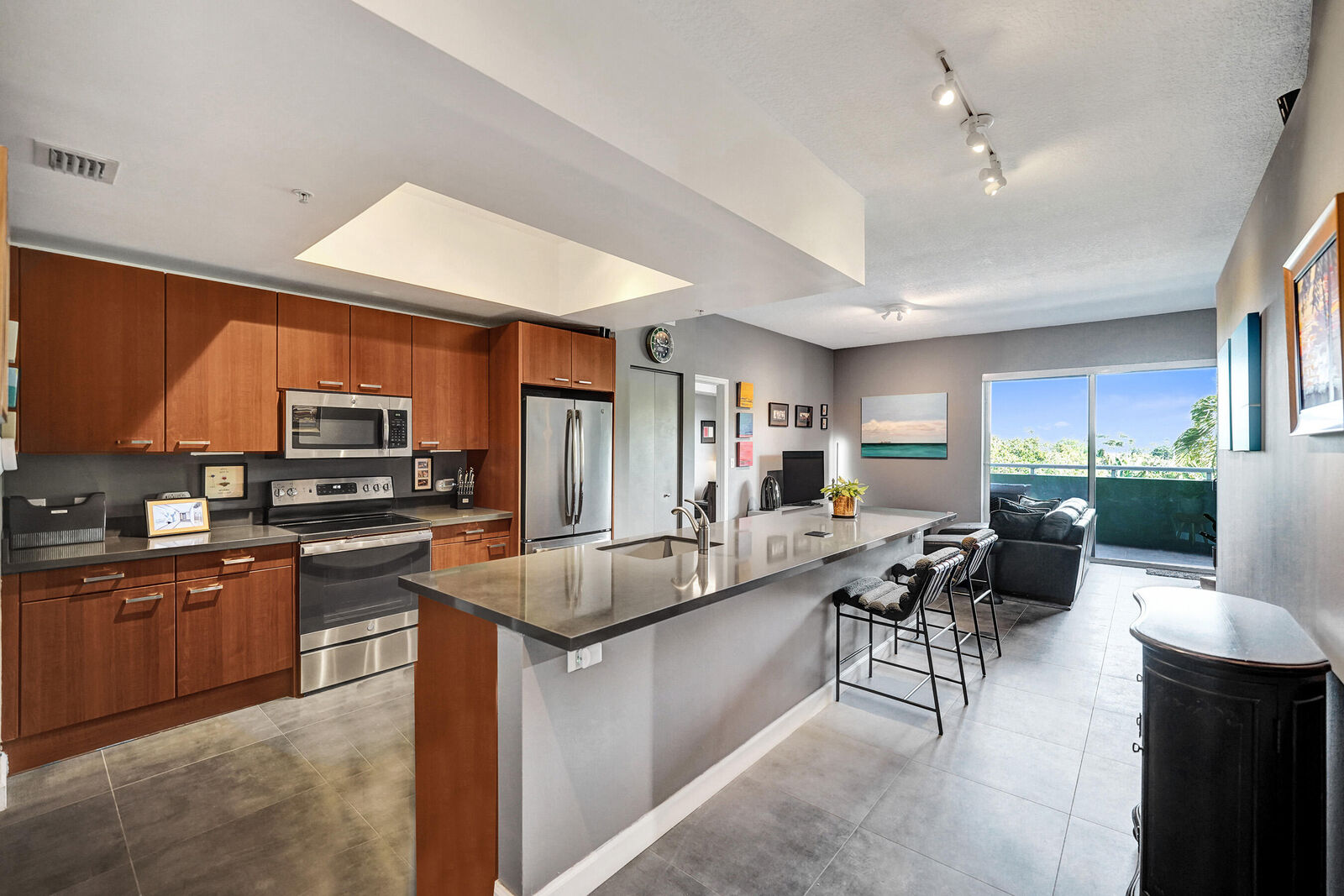Property Photo:  2301 Wilton Drive R309  FL 33305 