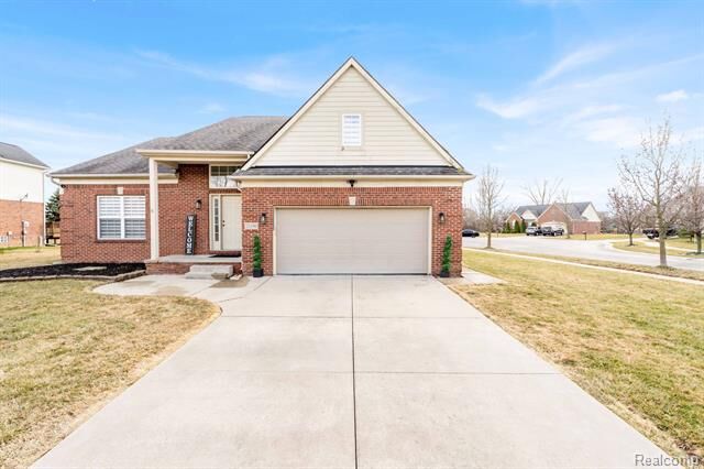 Property Photo:  21196 Oak Ridge Drive  MI 48036 