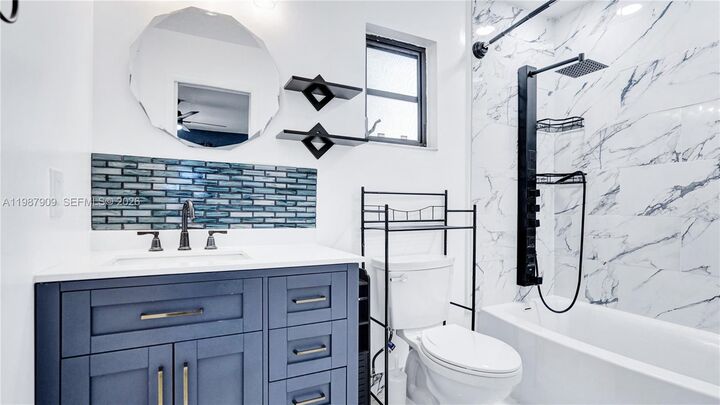 Property Photo:  1007 N 31st Rd  FL 33021 