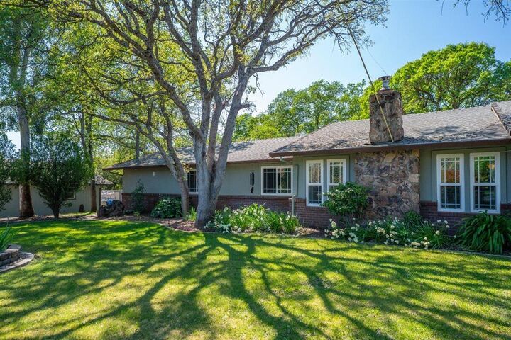 Property Photo:  14965 Oak Knoll Drive  CA 96080 