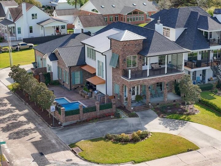 Property Photo: 885 Shell Beach Drive LA 70601