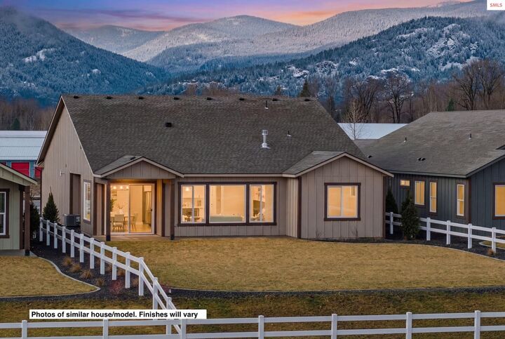 Property Photo:  171 Backtrack Rd  ID 83864 