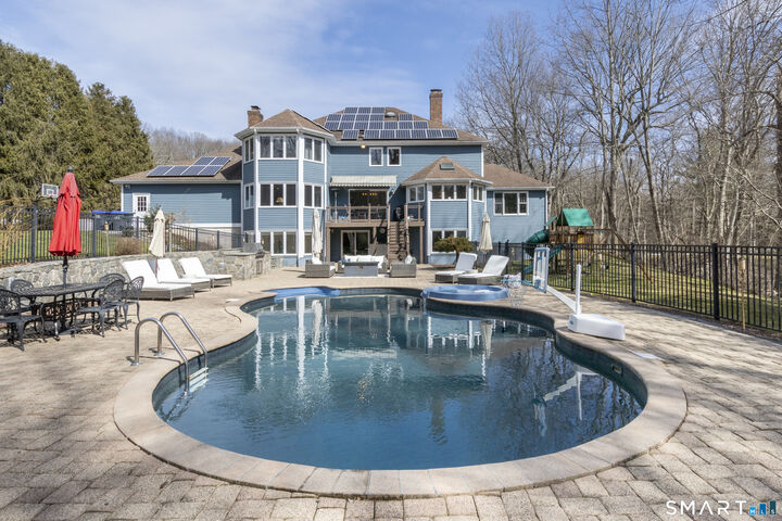 Property Photo: 3 Crescent Lane CT 06611