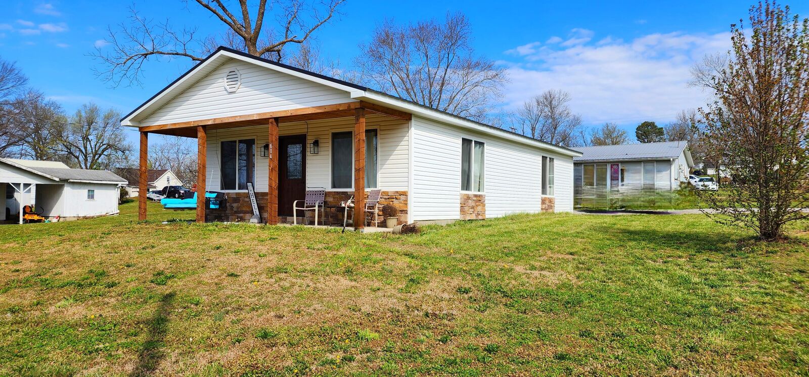Property Photo:  604 Marvin Avenue  MO 65608 
