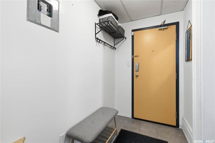 Property Photo:  609 King Street 103  SK S7K 0N4 