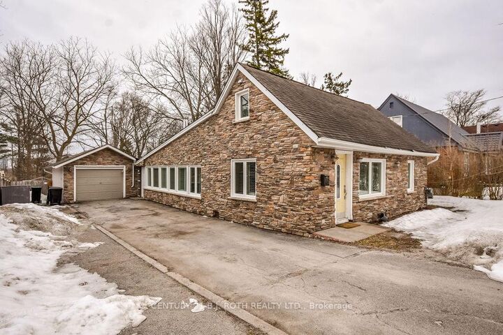 Property Photo:  45 Grove Street W  ON L4N 1M6 