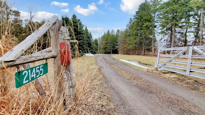 Property Photo:  21455 Warden Avenue  ON L0G 1R0 